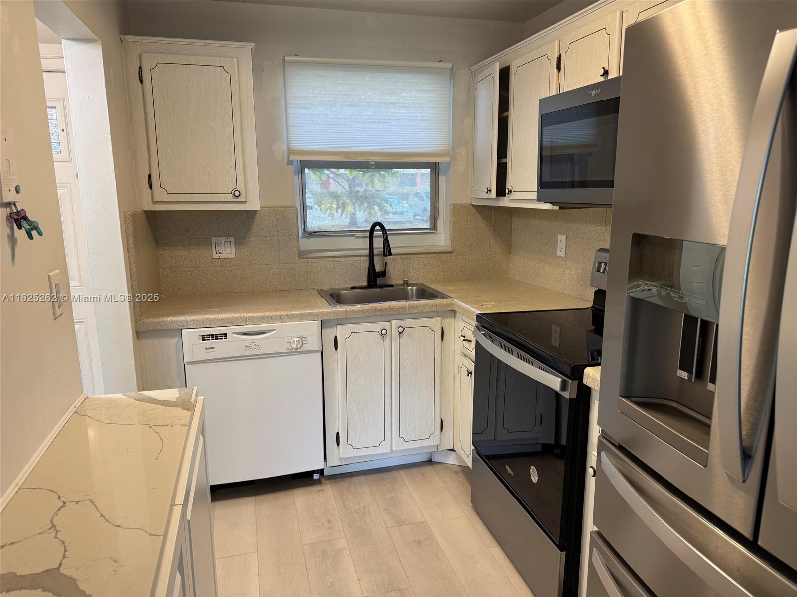 8020 N Sunrise Lakes Dr 112, Sunrise, FL, 33322/$143,400 1 8020 N Sunrise Lakes Dr 112