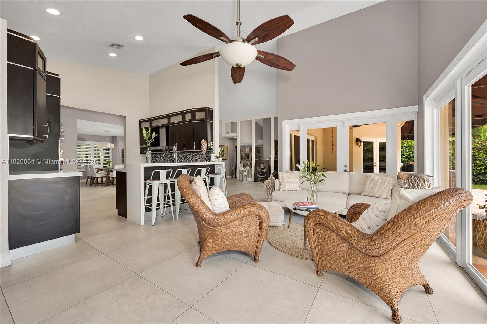 MIAMI LAKES-LAKE ELIZABETH - Residential