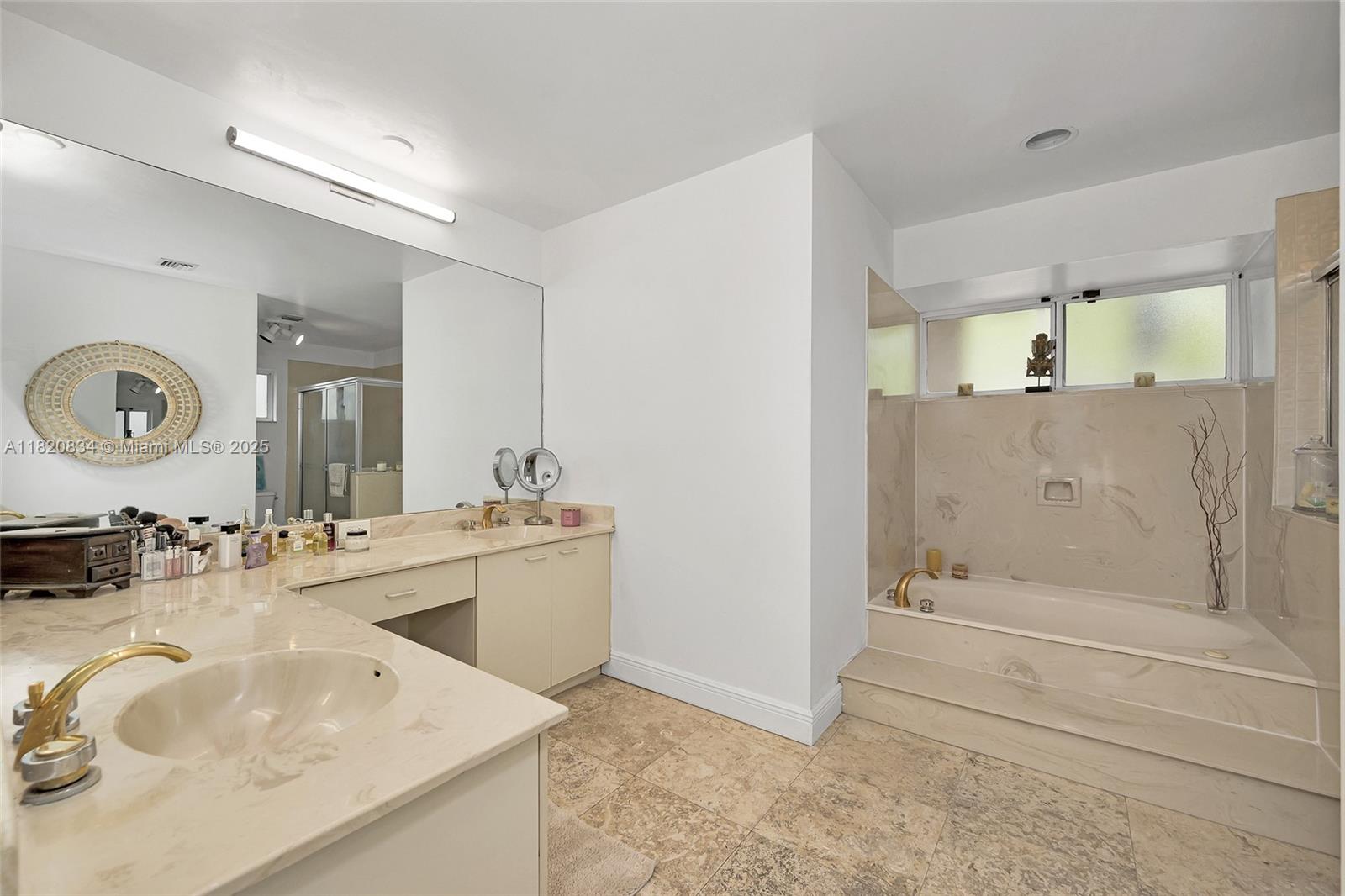 MIAMI LAKES-LAKE ELIZABETH - Residential