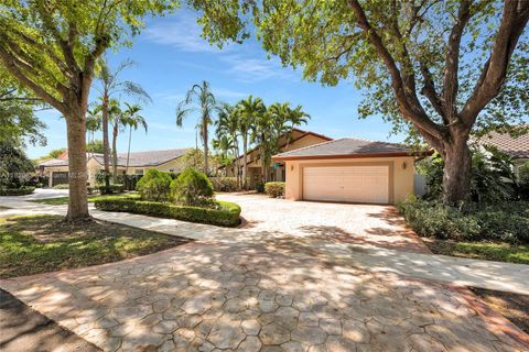 14460 Glencairn Rd Miami Lakes FL 33016