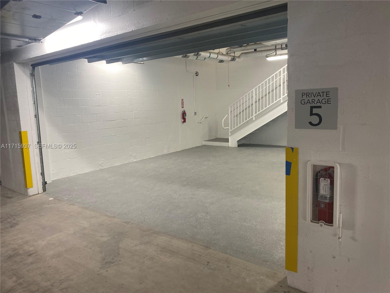 NORTH BISCAYNE BEACH AMEN - Residential