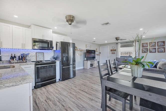 KINGS COURT - Residential