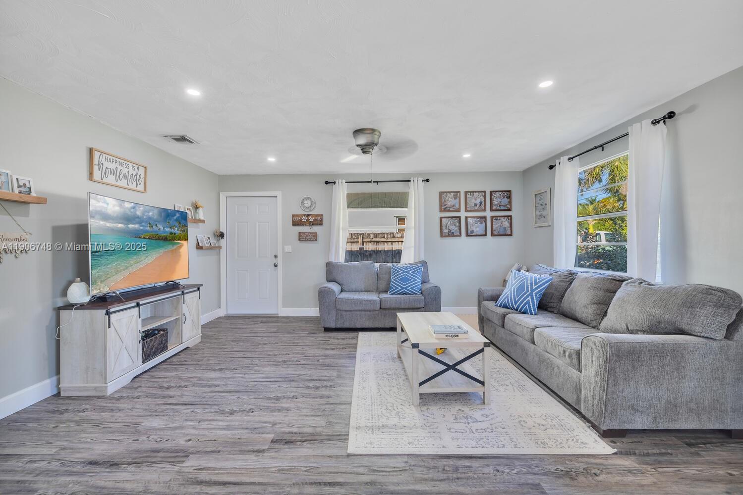 KINGS COURT - Residential