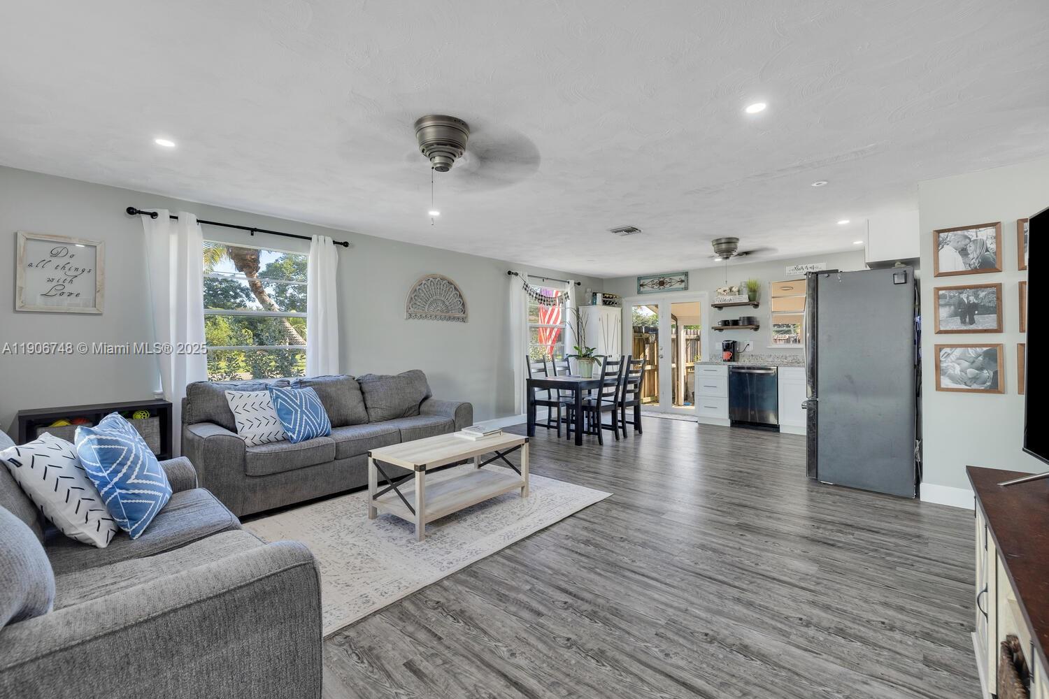 KINGS COURT - Residential