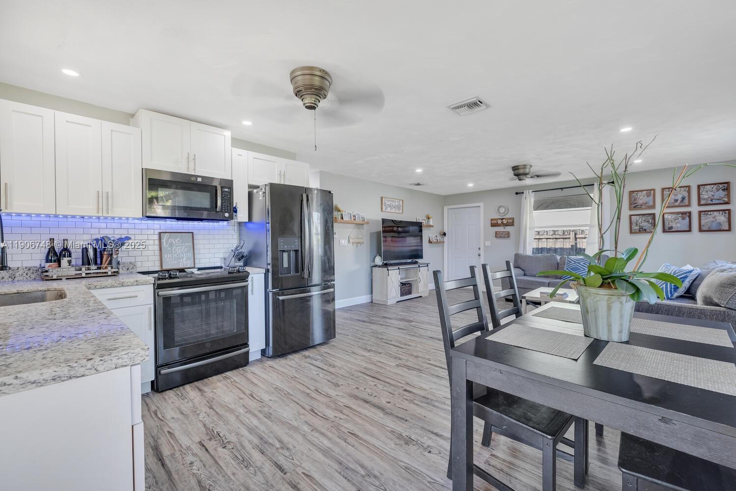 KINGS COURT - Residential