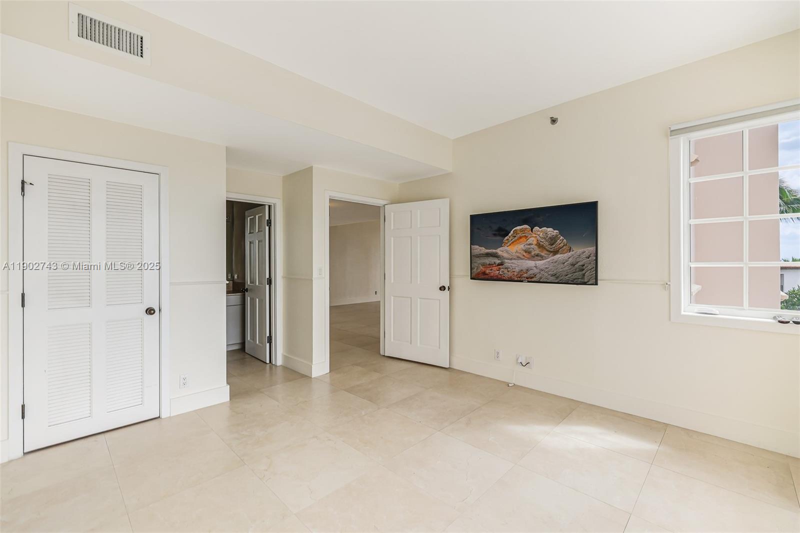 SEASIDE CONDO - Residential