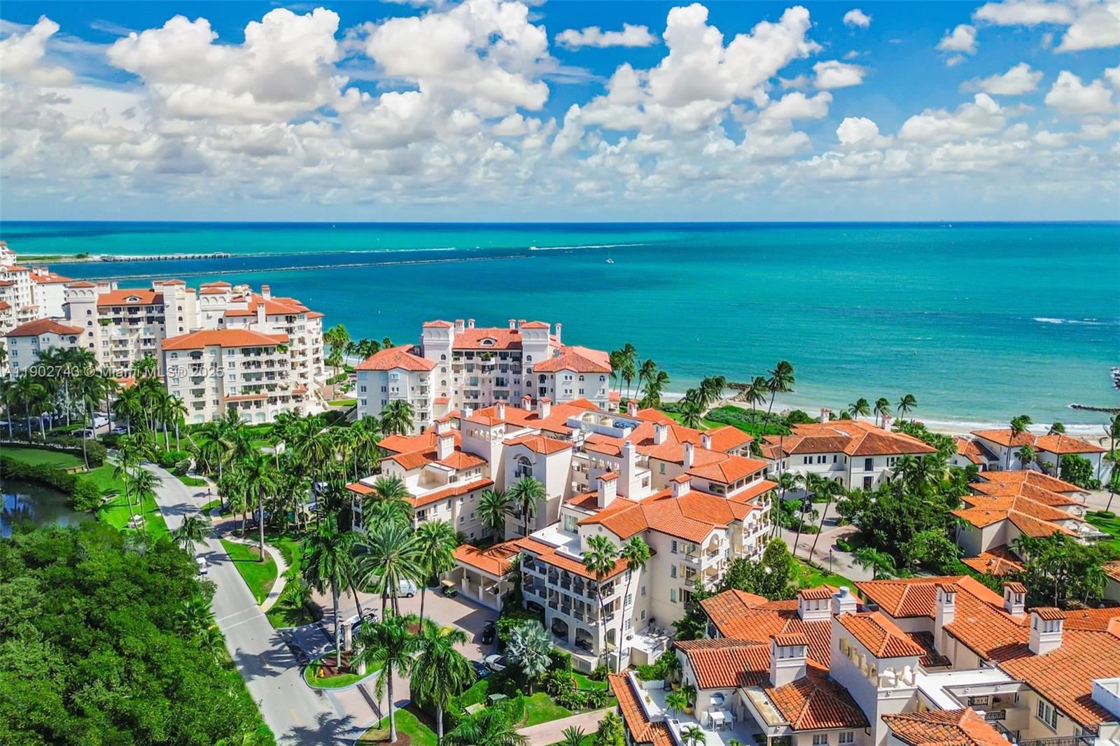 SEASIDE CONDO - Residential