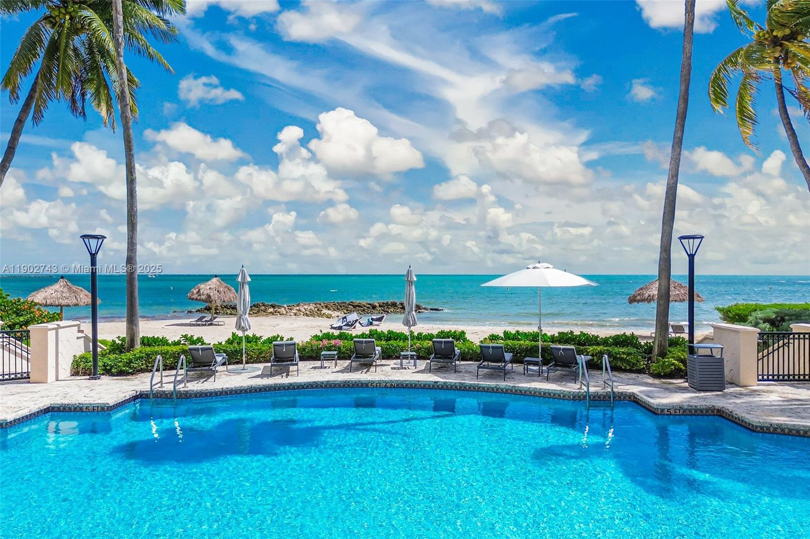 SEASIDE CONDO - Residential