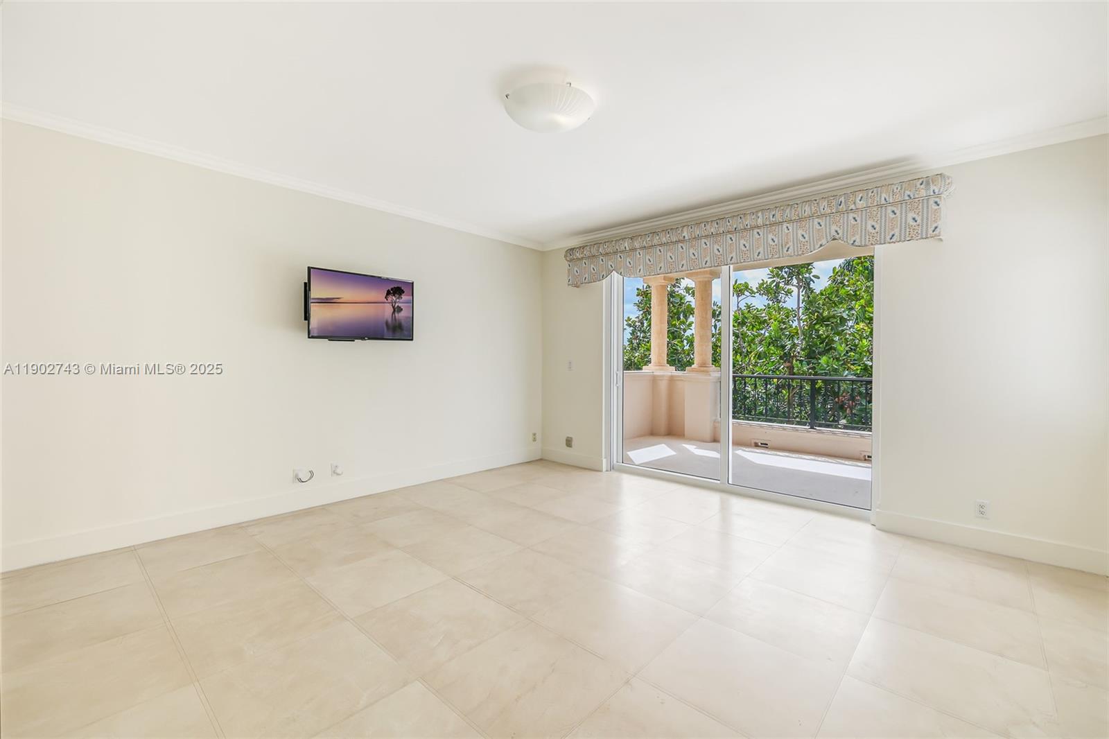 SEASIDE CONDO - Residential