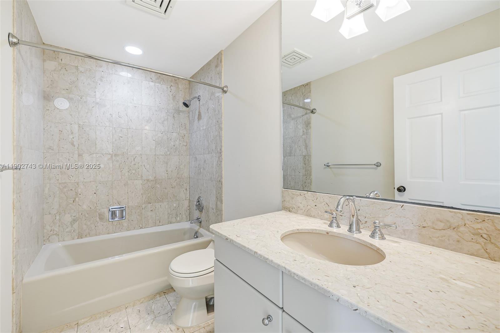 SEASIDE CONDO - Residential