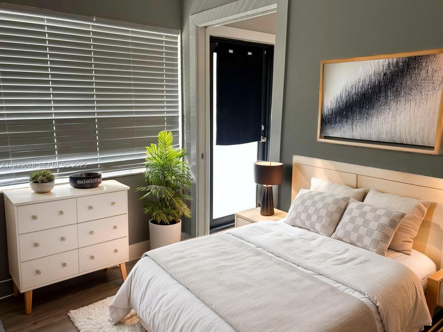 LAUDERDALE - Residential Lease