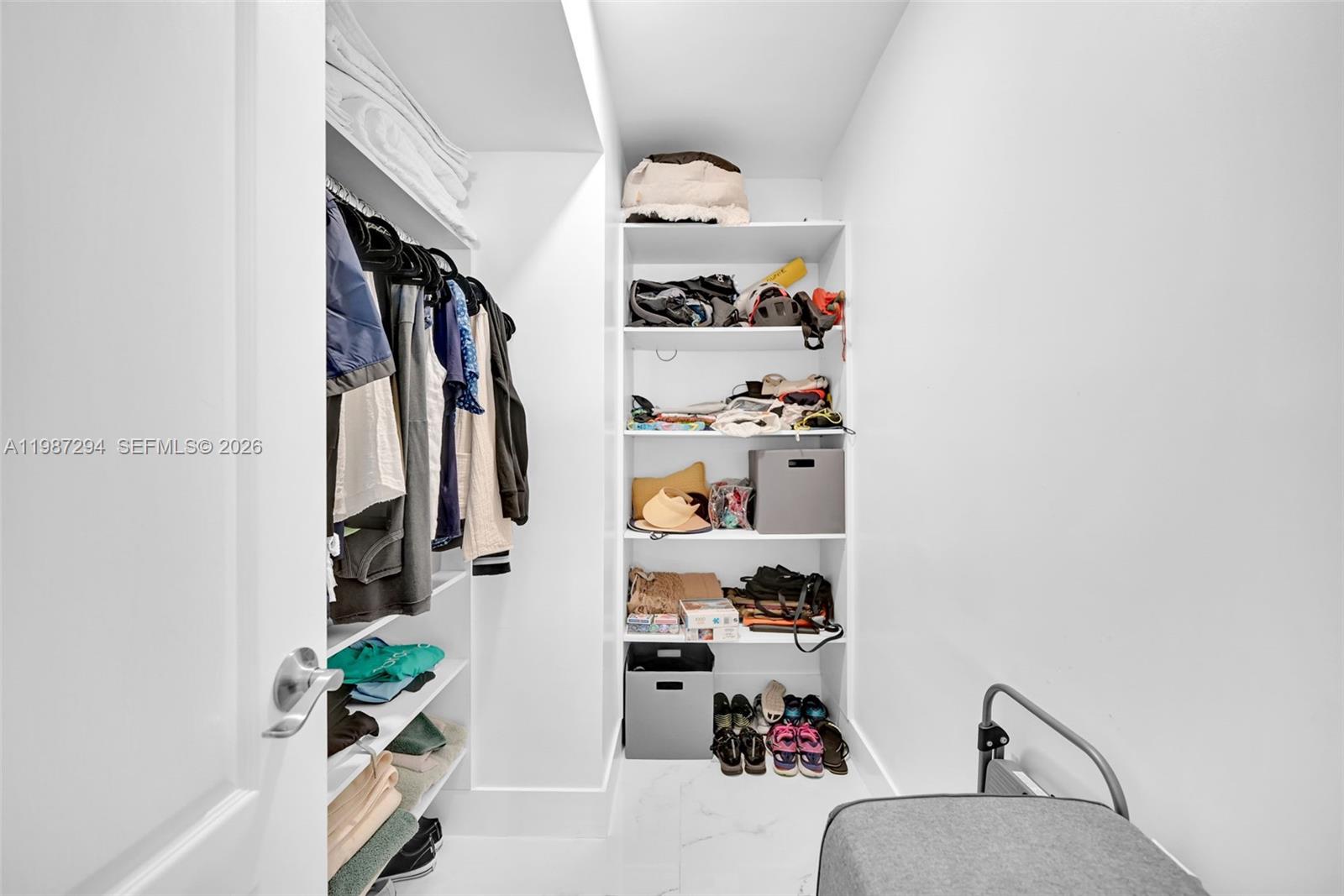 CASA PARADISO CO-OP - Residential