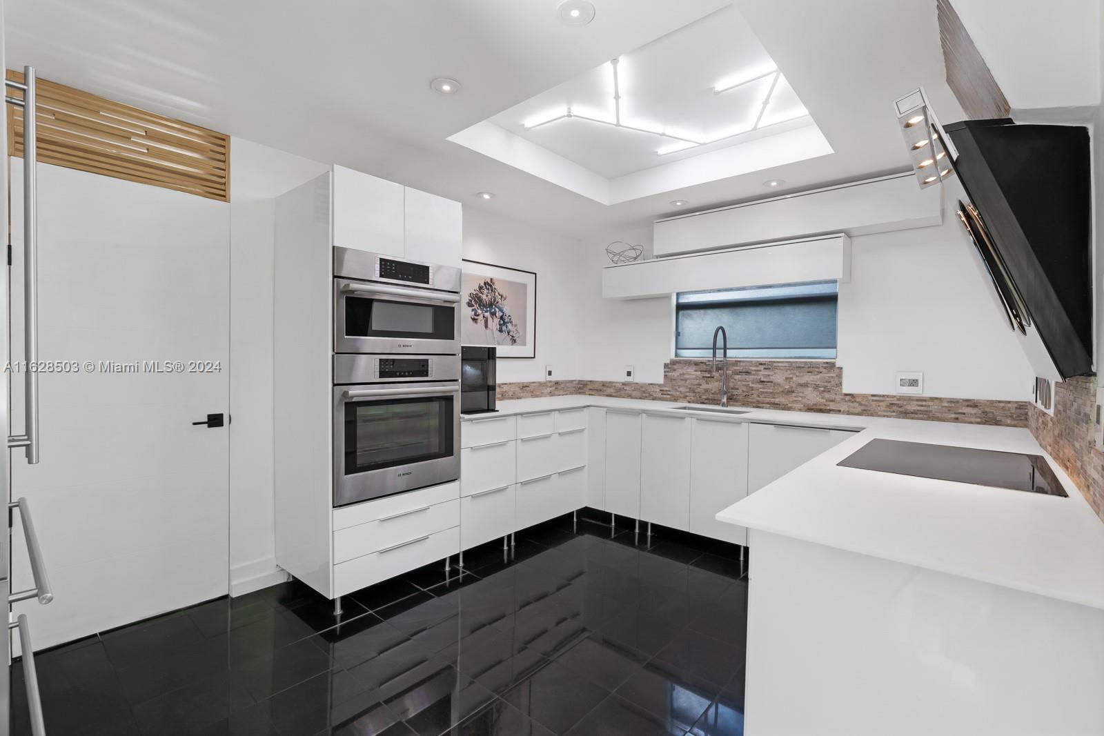 SURPRISE LAKE - Residential