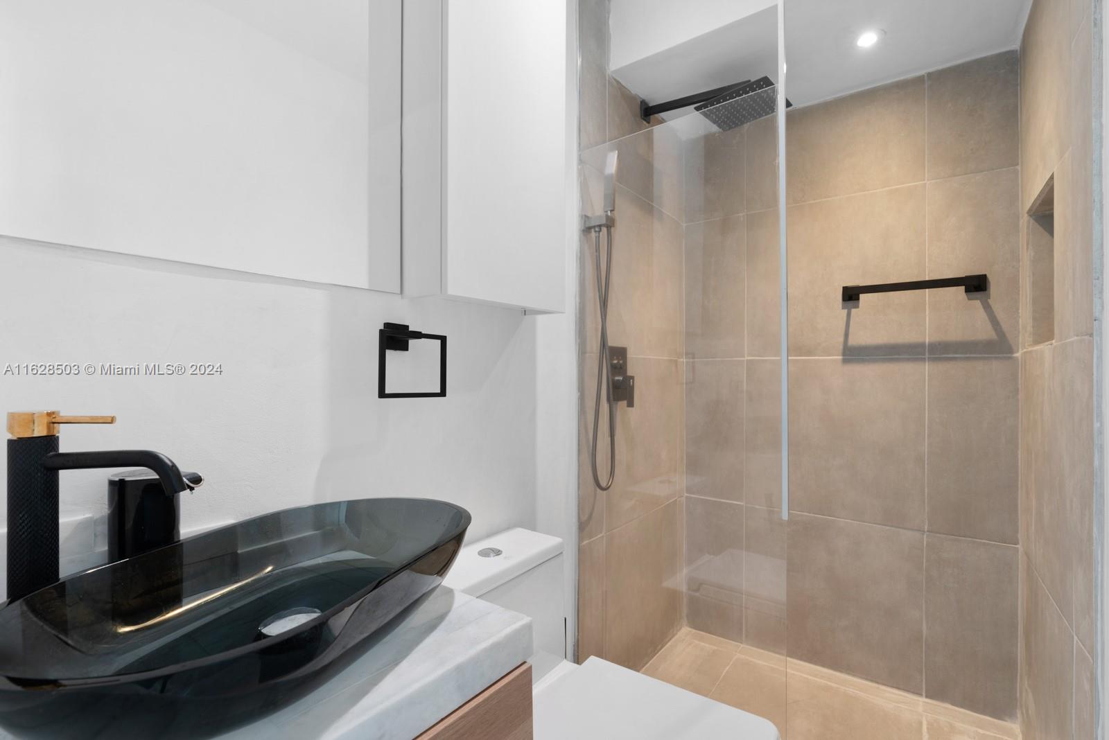 SURPRISE LAKE - Residential