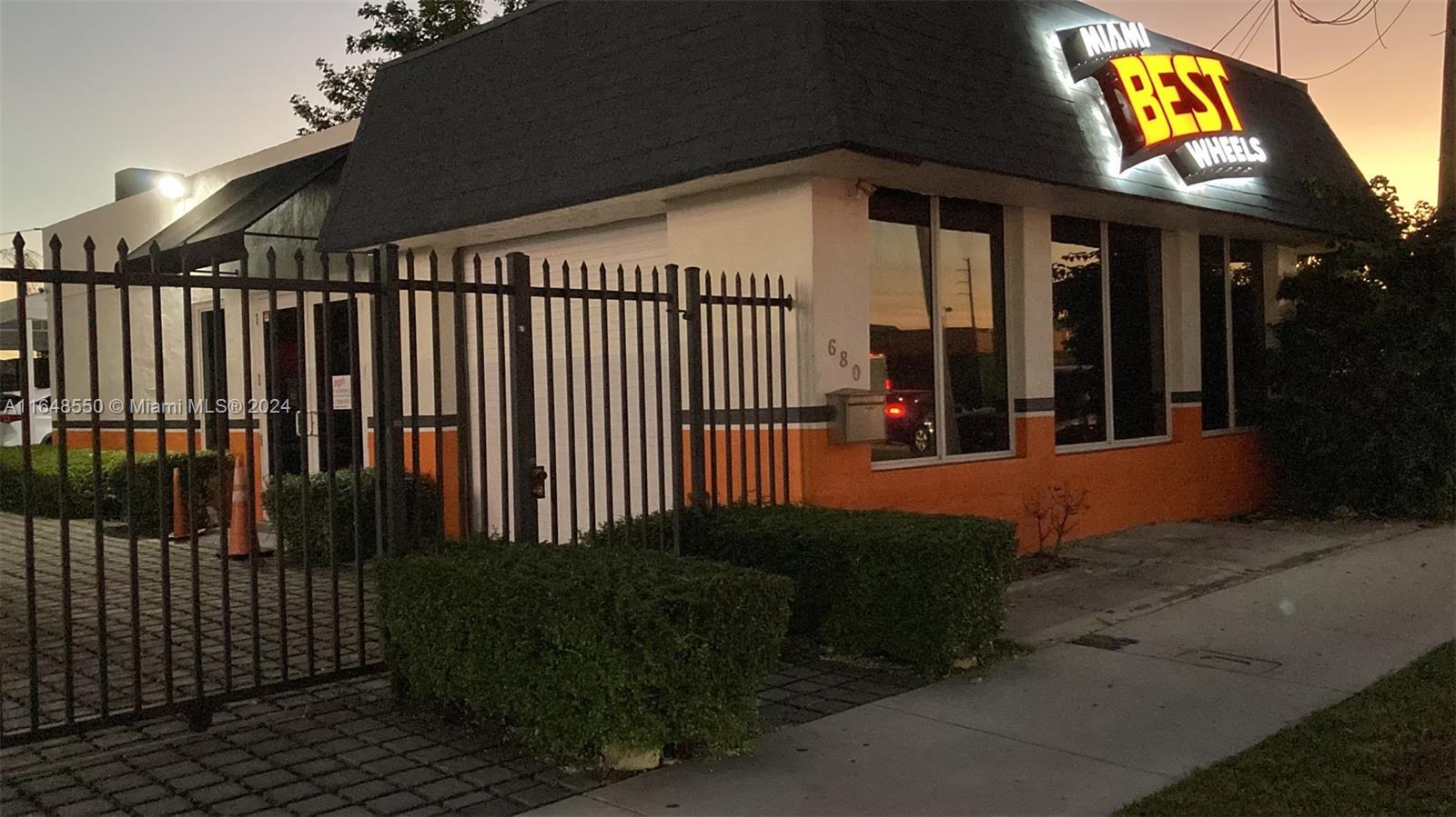 Great development opportunity! 660 NW 71 St, 7040 NW 6 CT, 680 NW 71st Street located just west of Miami's Little River neighborhood. Consisting of three folios 01-3113-024-1270, 01-3113-024-1010, 01-3113-024-1000
660 NW 71st Street sits on a 2,550 square foot lot. 680 NW 71st Street is a 1,217 square foot building that features one drive-in door and sits on a 2,575 square foot lot. 7040 NW 6 ct sits on 4,120 sq ft lot. The three properties are located adjacent to each other and have a combined lot size of 9,245 square feet.
The subject property features D1 zoning which accommodates both commercial and industrial uses. The zoning code allows for a maximum height of 8-stories and a maximum density of 36 dwelling units per acre.