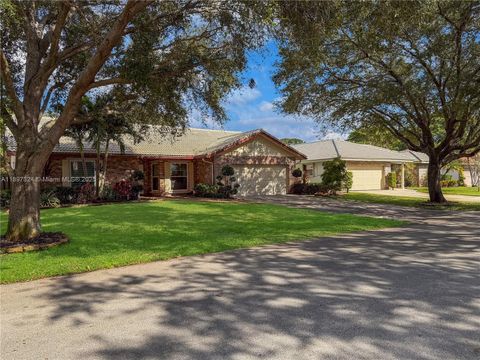 Photo of 7101 NW 40th St, Coral Springs, FL 33065 (MLS # A11897324)