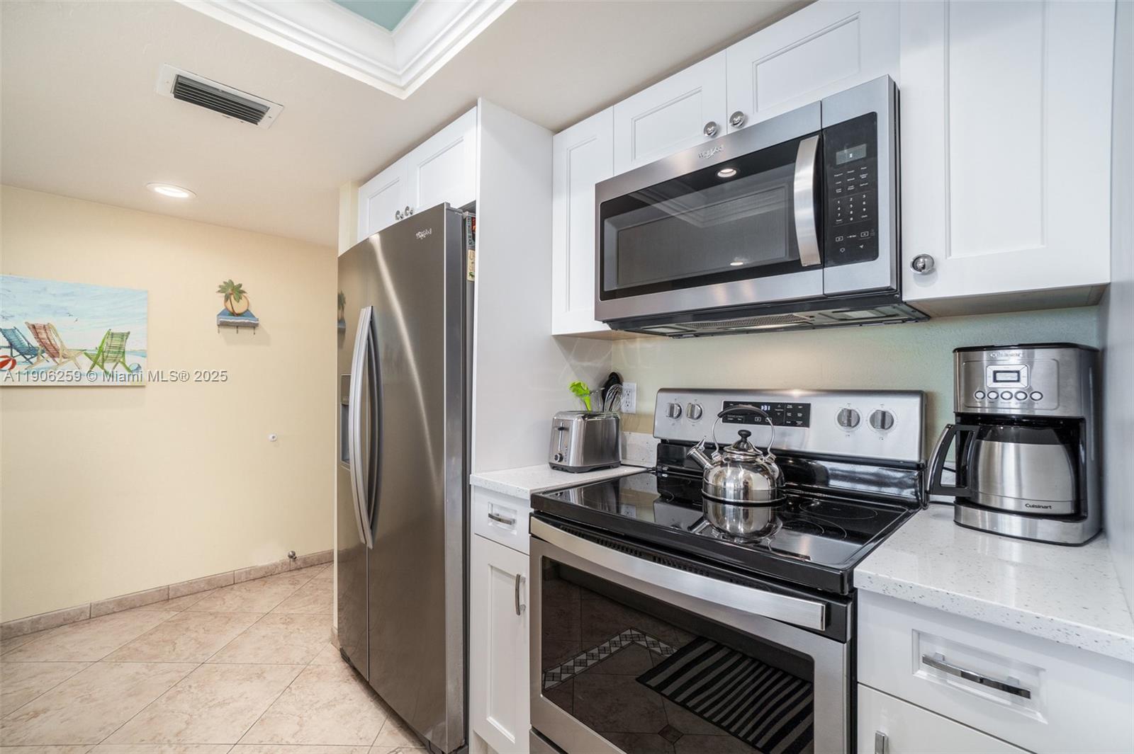 SANIBEL HARBOUR TOWER COND - Residential