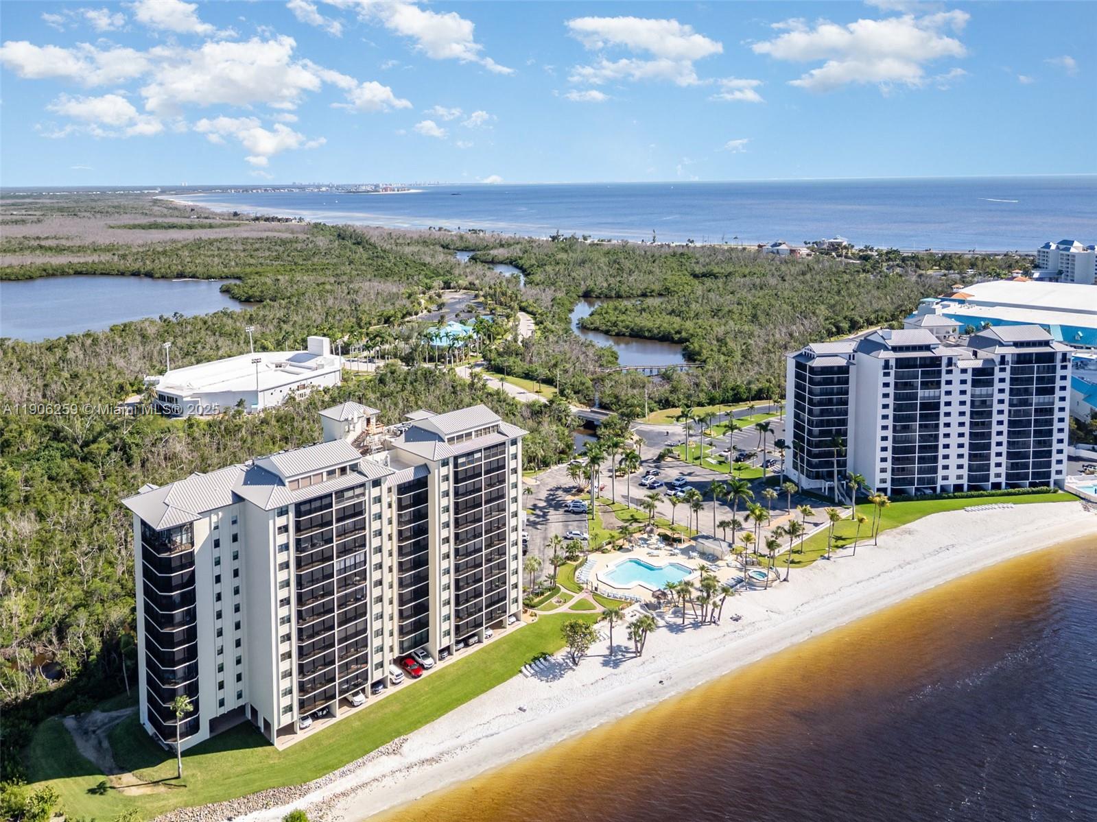 SANIBEL HARBOUR TOWER COND - Residential