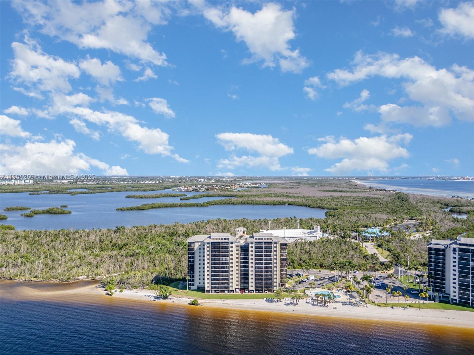 SANIBEL HARBOUR TOWER COND - Residential