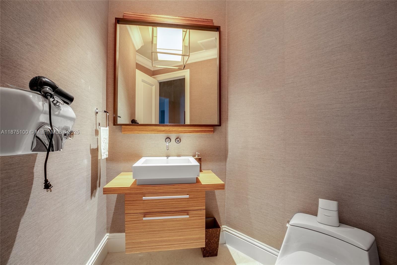 ISLAND ESTATES - Residential