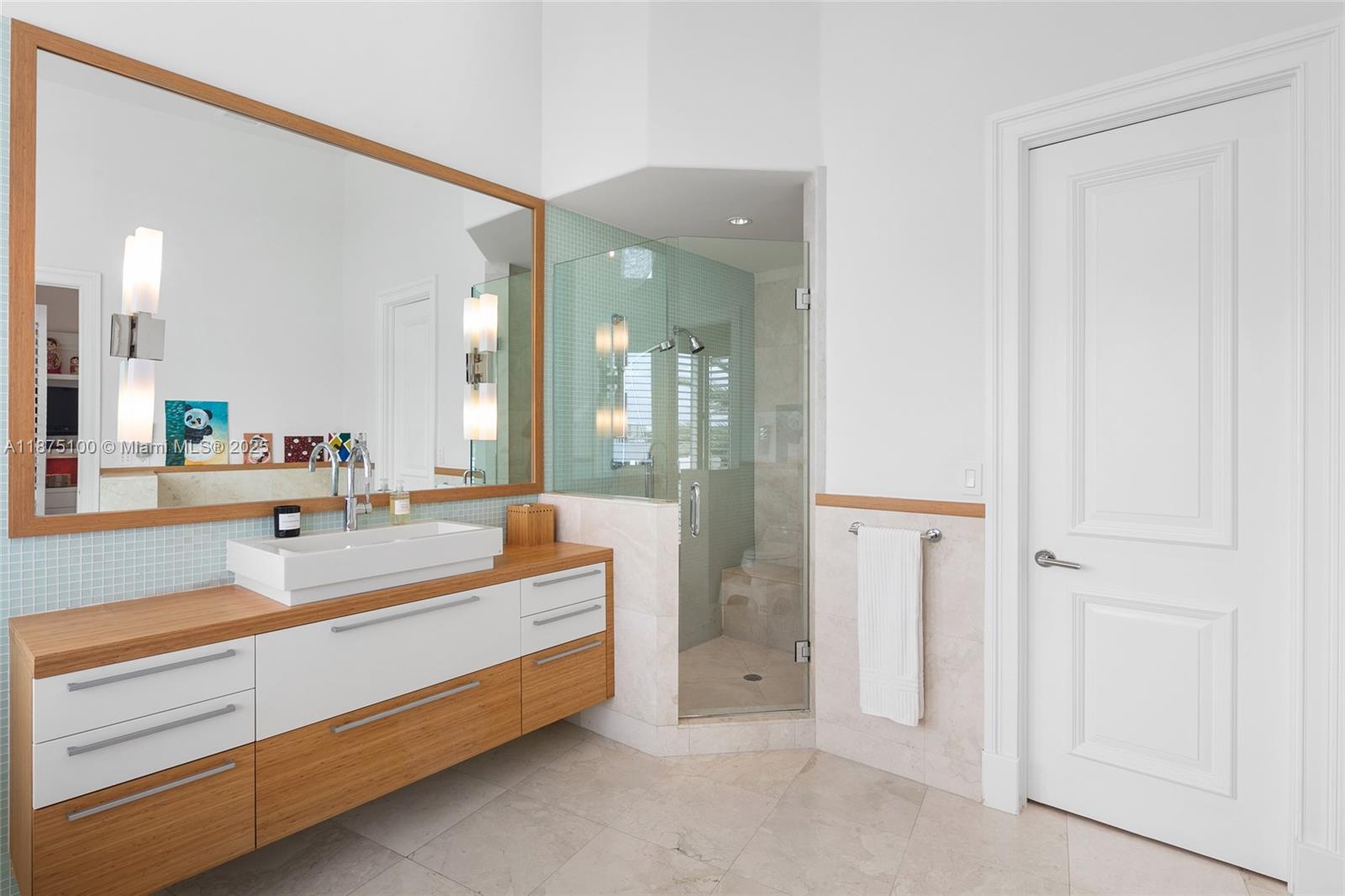 ISLAND ESTATES - Residential