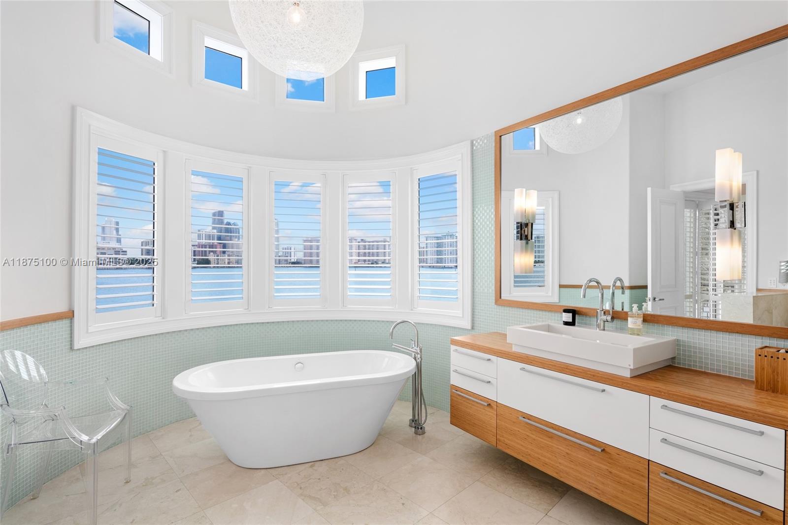 ISLAND ESTATES - Residential