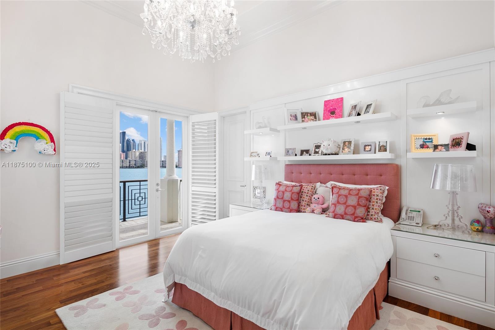 ISLAND ESTATES - Residential