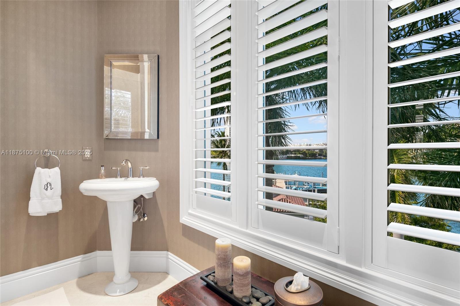 ISLAND ESTATES - Residential