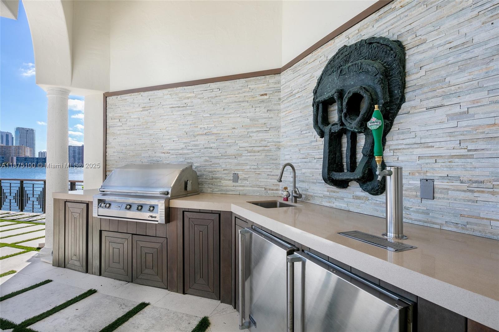 ISLAND ESTATES - Residential