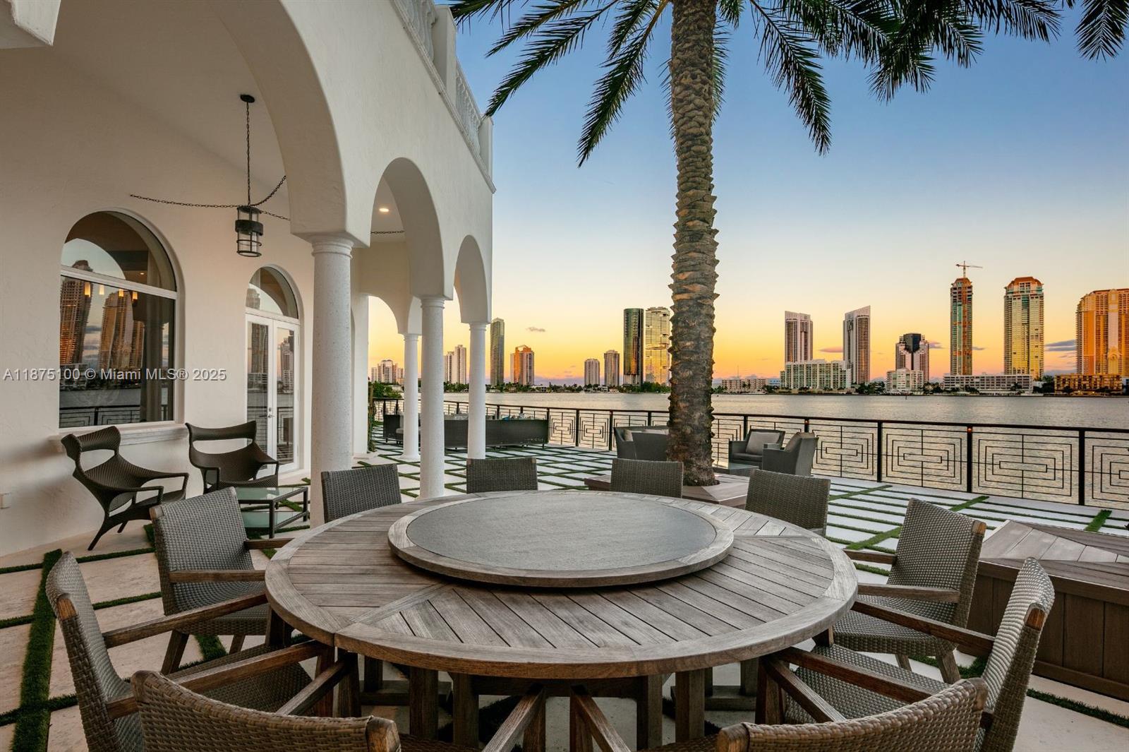 ISLAND ESTATES - Residential