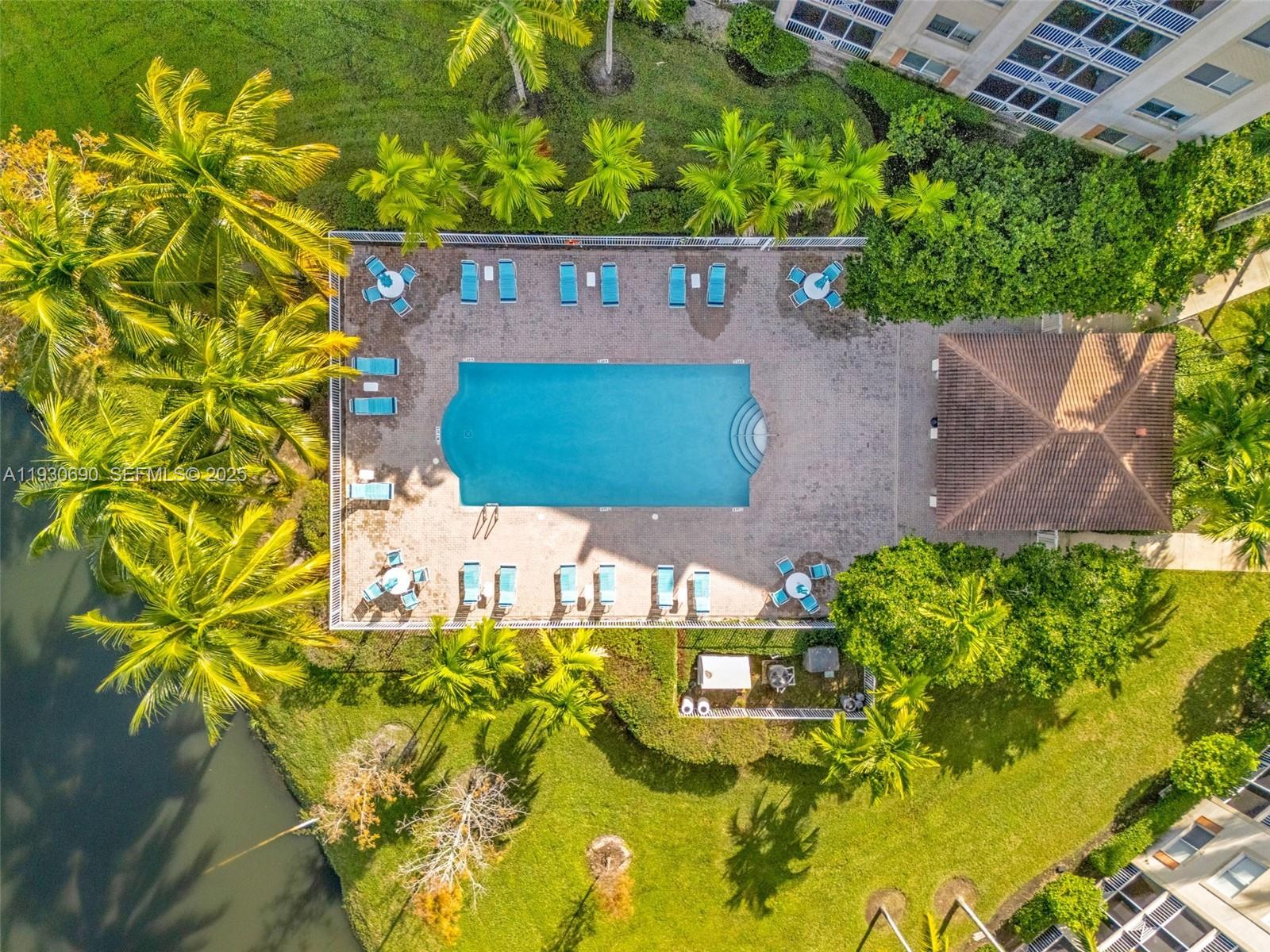 3600 Oaks Clubhouse Dr 103