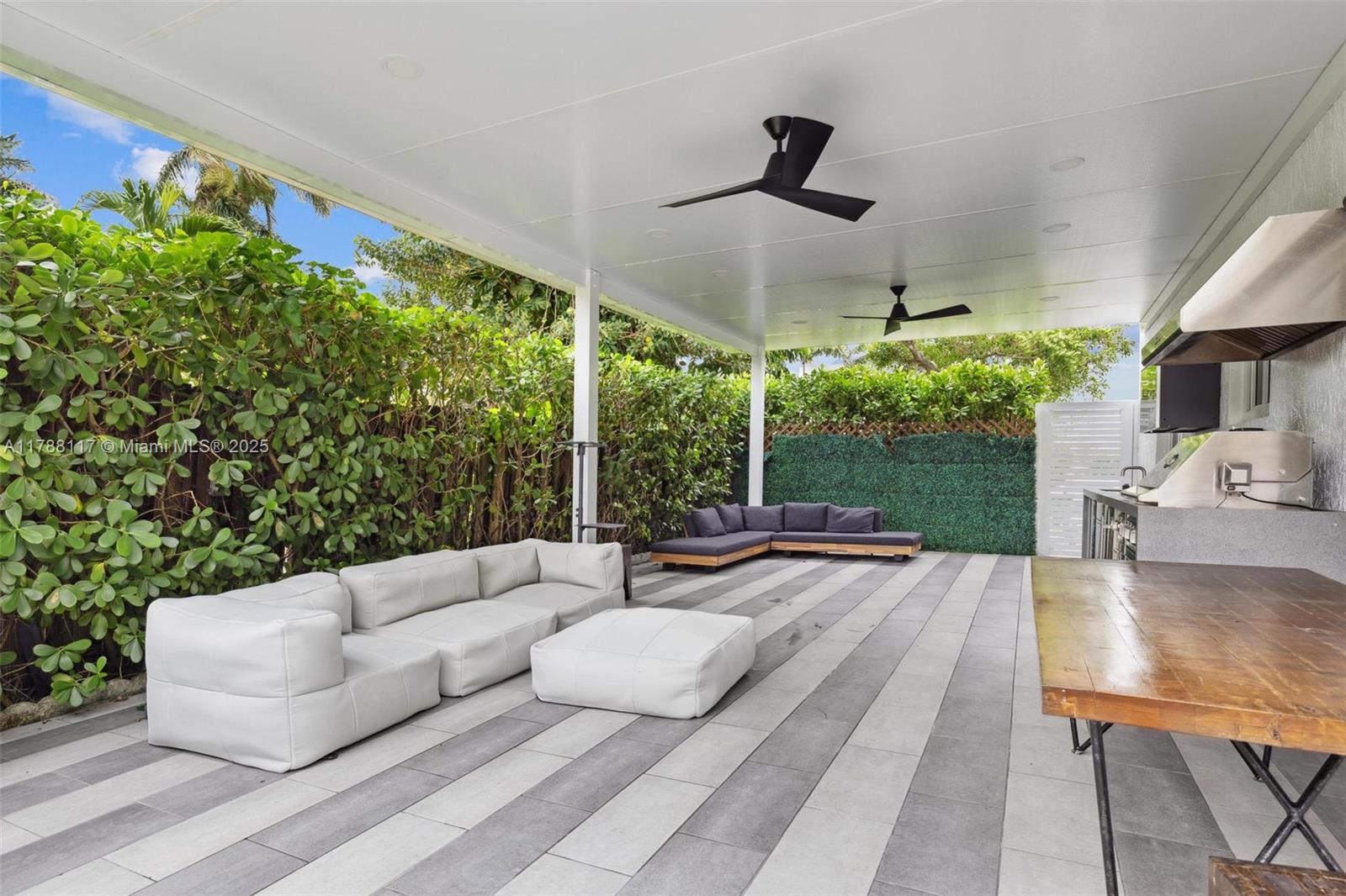 Property for Sale at 2615 Ne 213th St, Miami, Broward County, Florida - Bedrooms: 4 
Bathrooms: 3  - $955,000