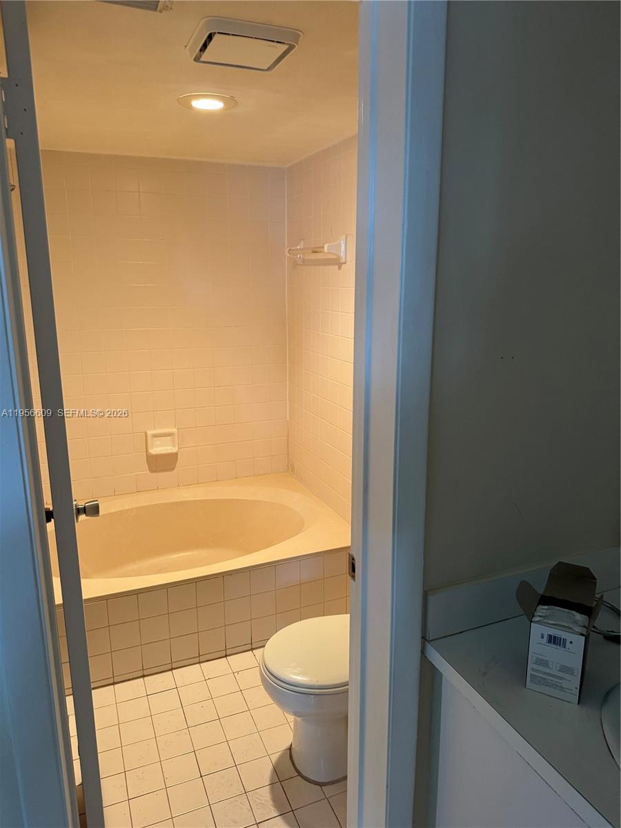 CHATEAU DE VILLE CONDO - Residential Lease