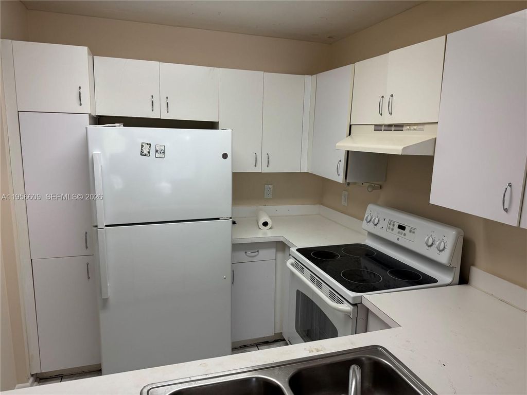 Photo of 430 SE 7th St #204E, Dania Beach, FL 33004 (MLS # A11956609)