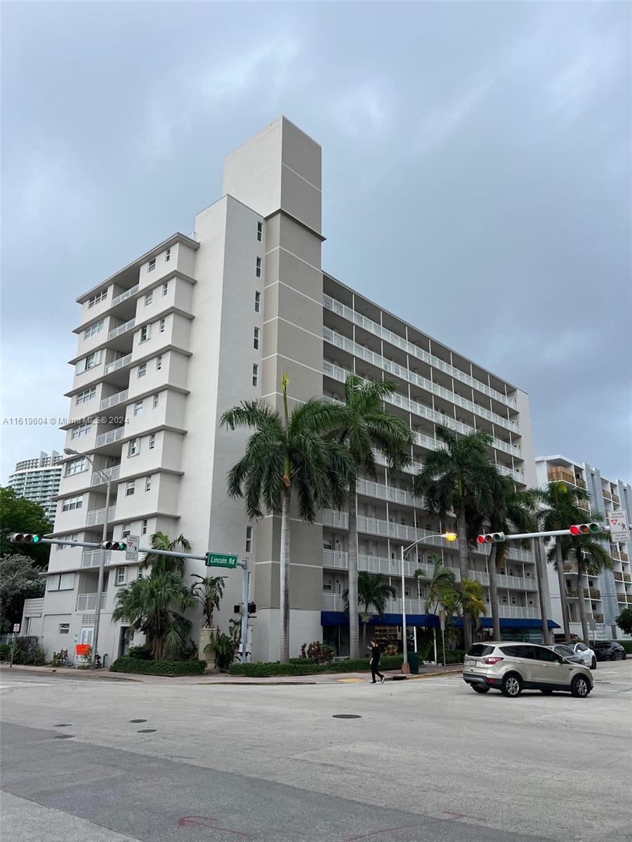 1300 Lincoln Rd D804, Miami Beach, Miami-Dade County, Florida - 1 Bedrooms  
1 Bathrooms - 