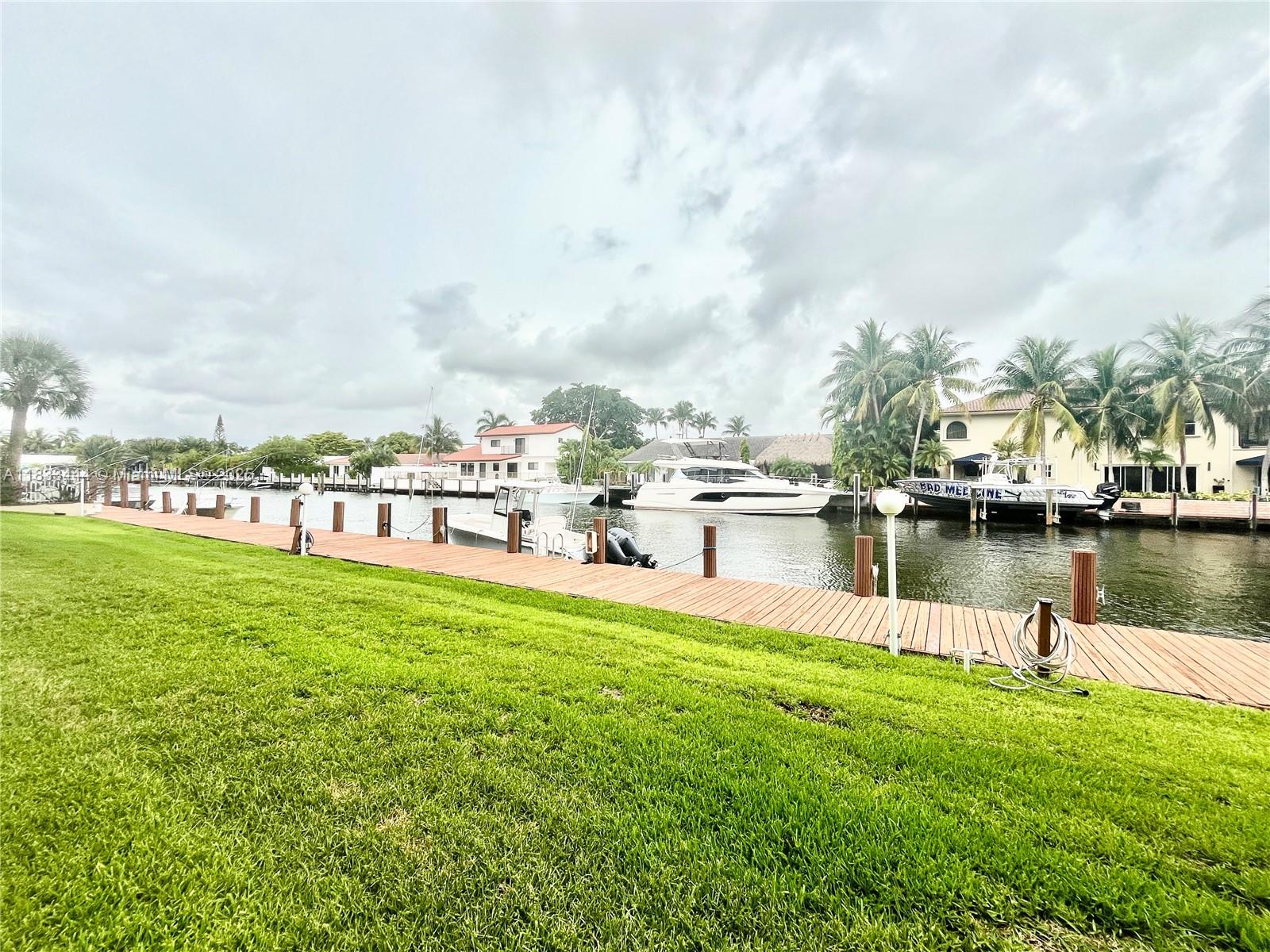 BARCLAY SQUARE CONDO - Residential