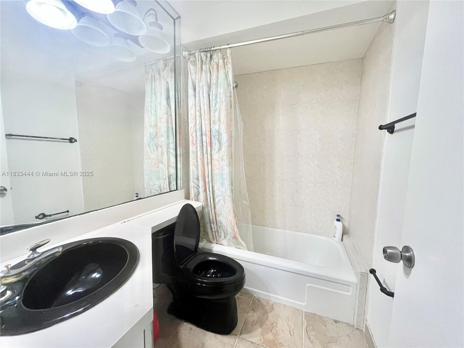 BARCLAY SQUARE CONDO - Residential