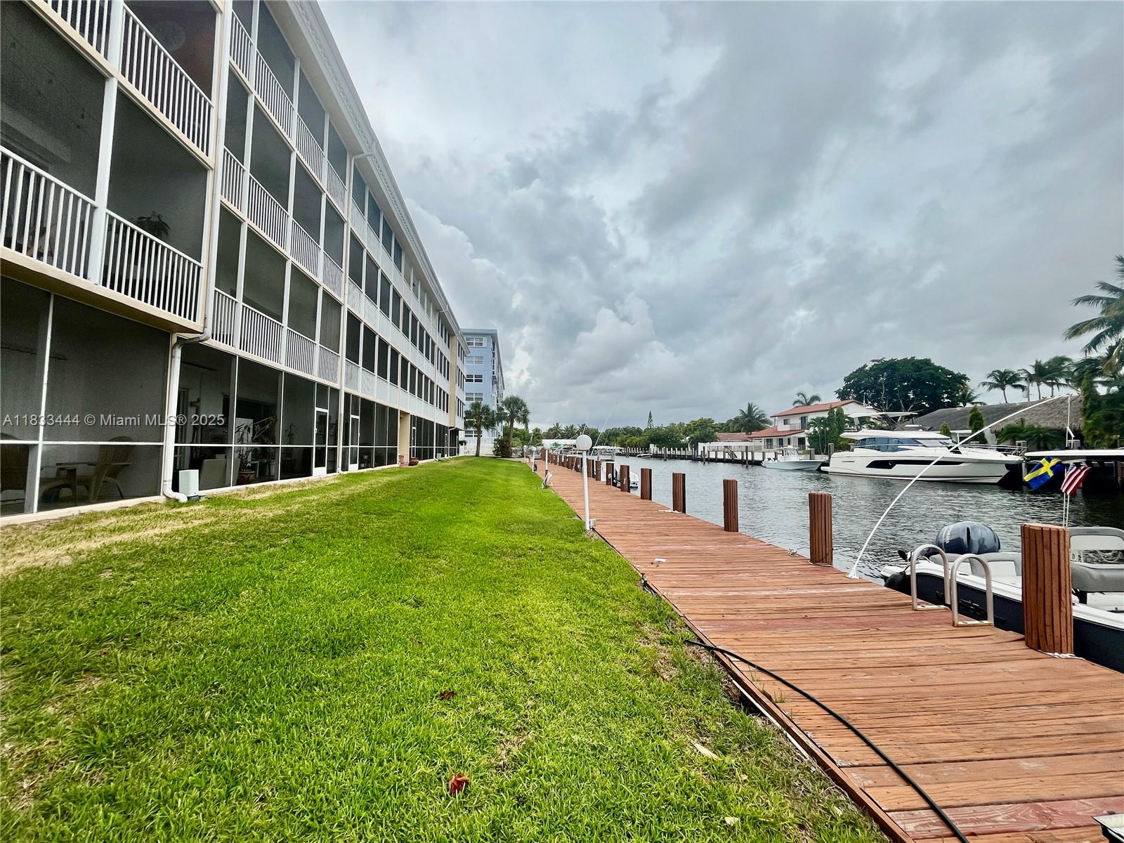 BARCLAY SQUARE CONDO - Residential