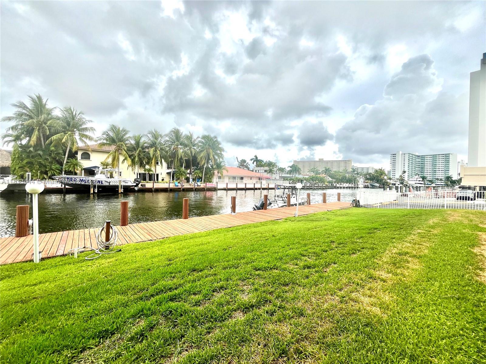 BARCLAY SQUARE CONDO - Residential