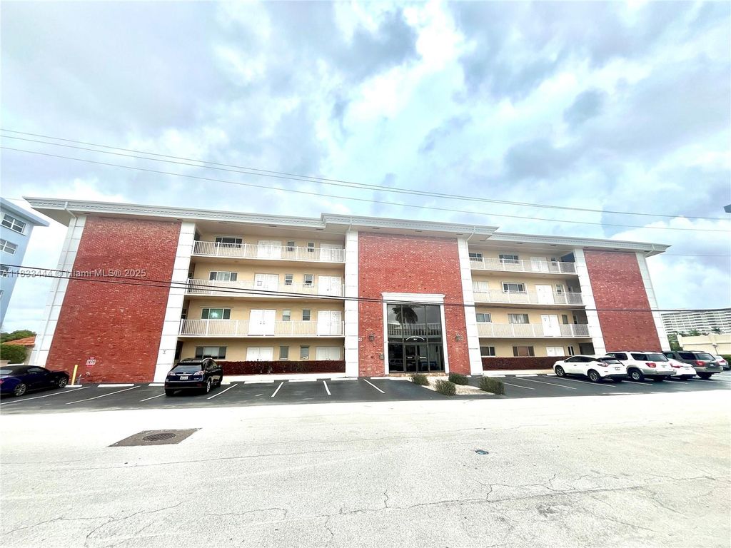 Photo of 2841 NE 33rd Ct #104, Fort Lauderdale, FL 33306 (MLS # A11833444)