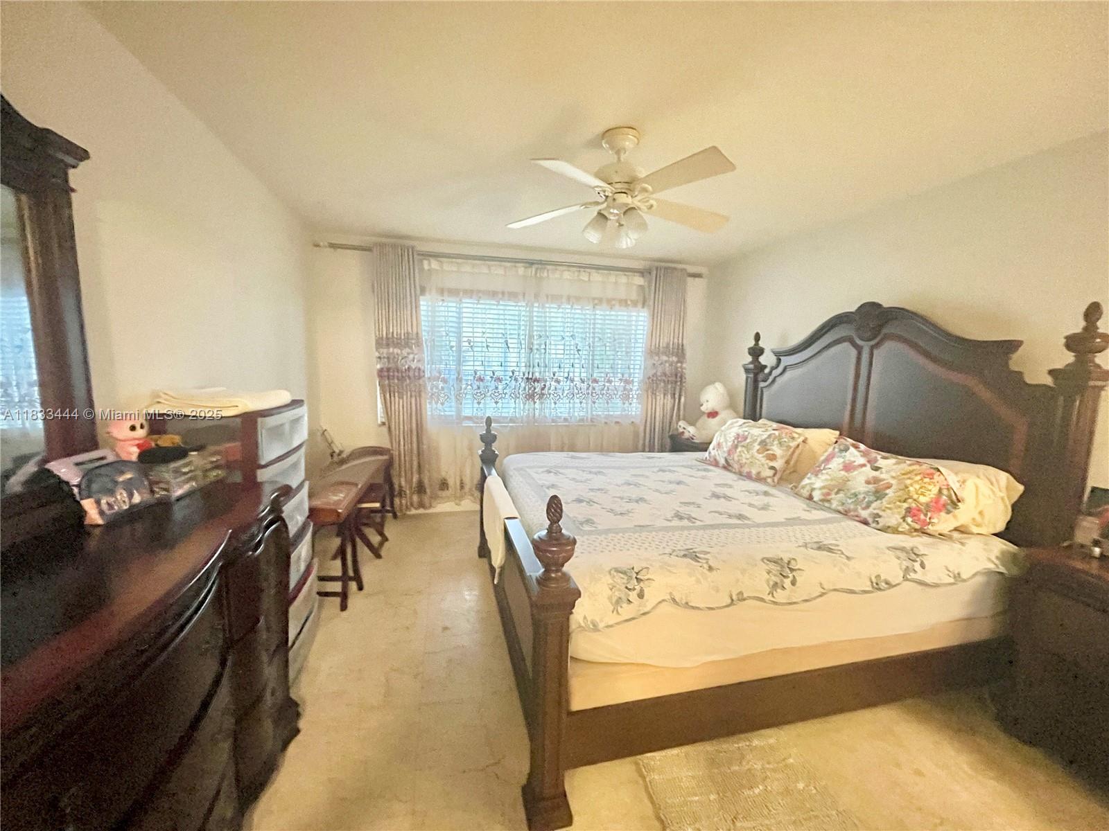 BARCLAY SQUARE CONDO - Residential