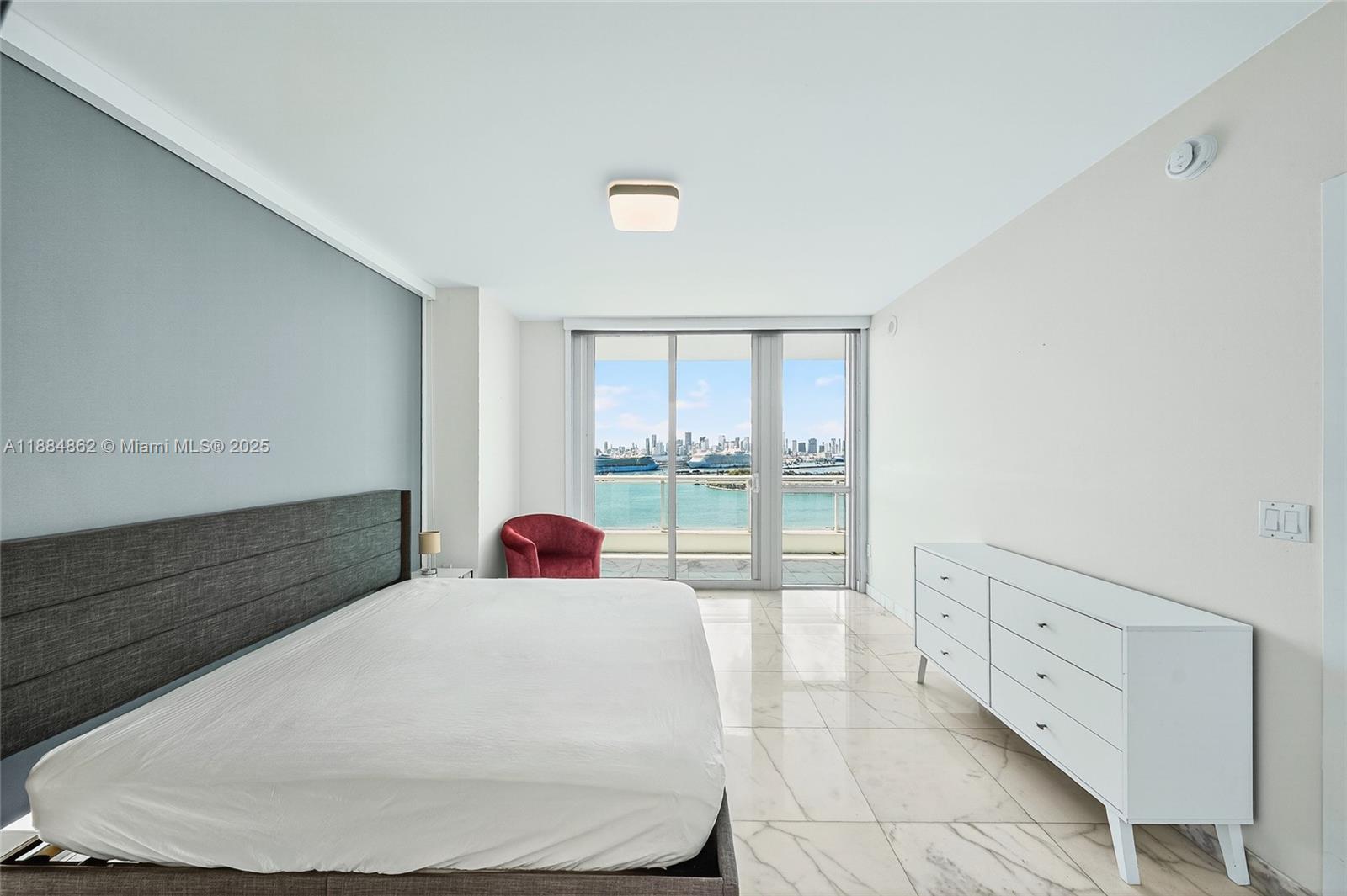 THE BENTLEY BAY CONDO - Residential Lease