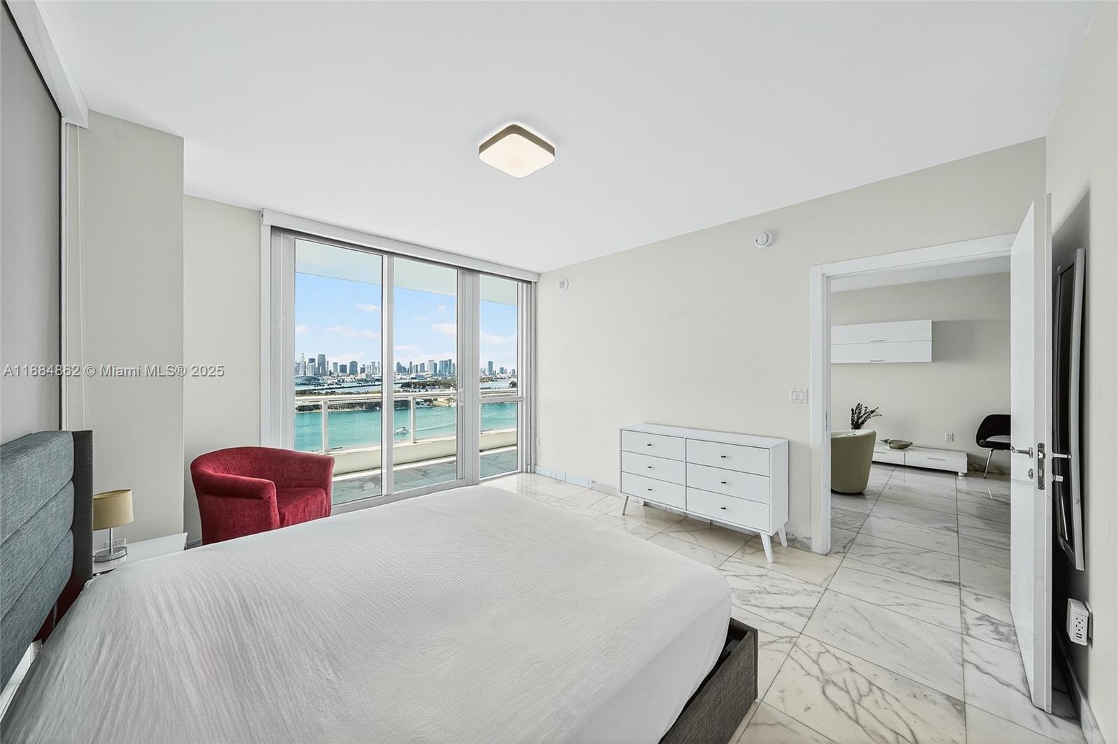 THE BENTLEY BAY CONDO - Residential Lease