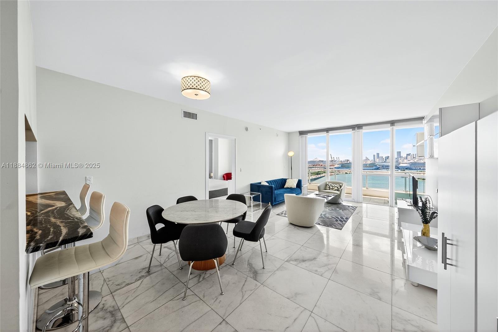 THE BENTLEY BAY CONDO - Residential Lease