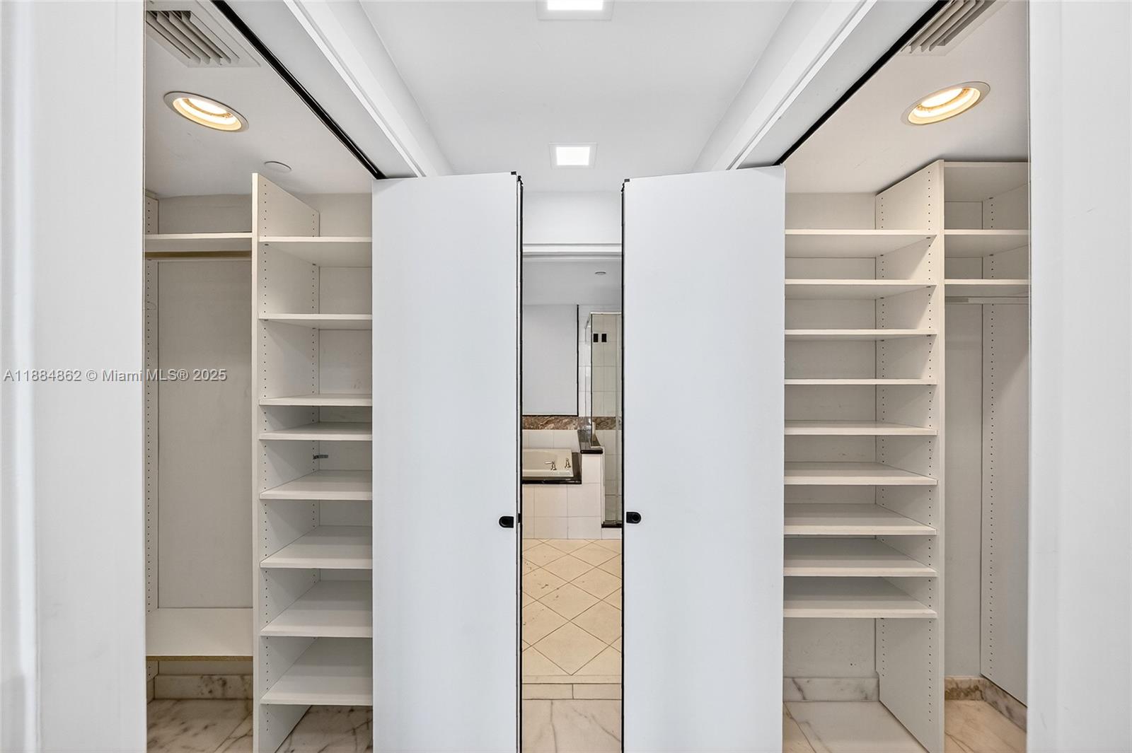 THE BENTLEY BAY CONDO - Residential Lease