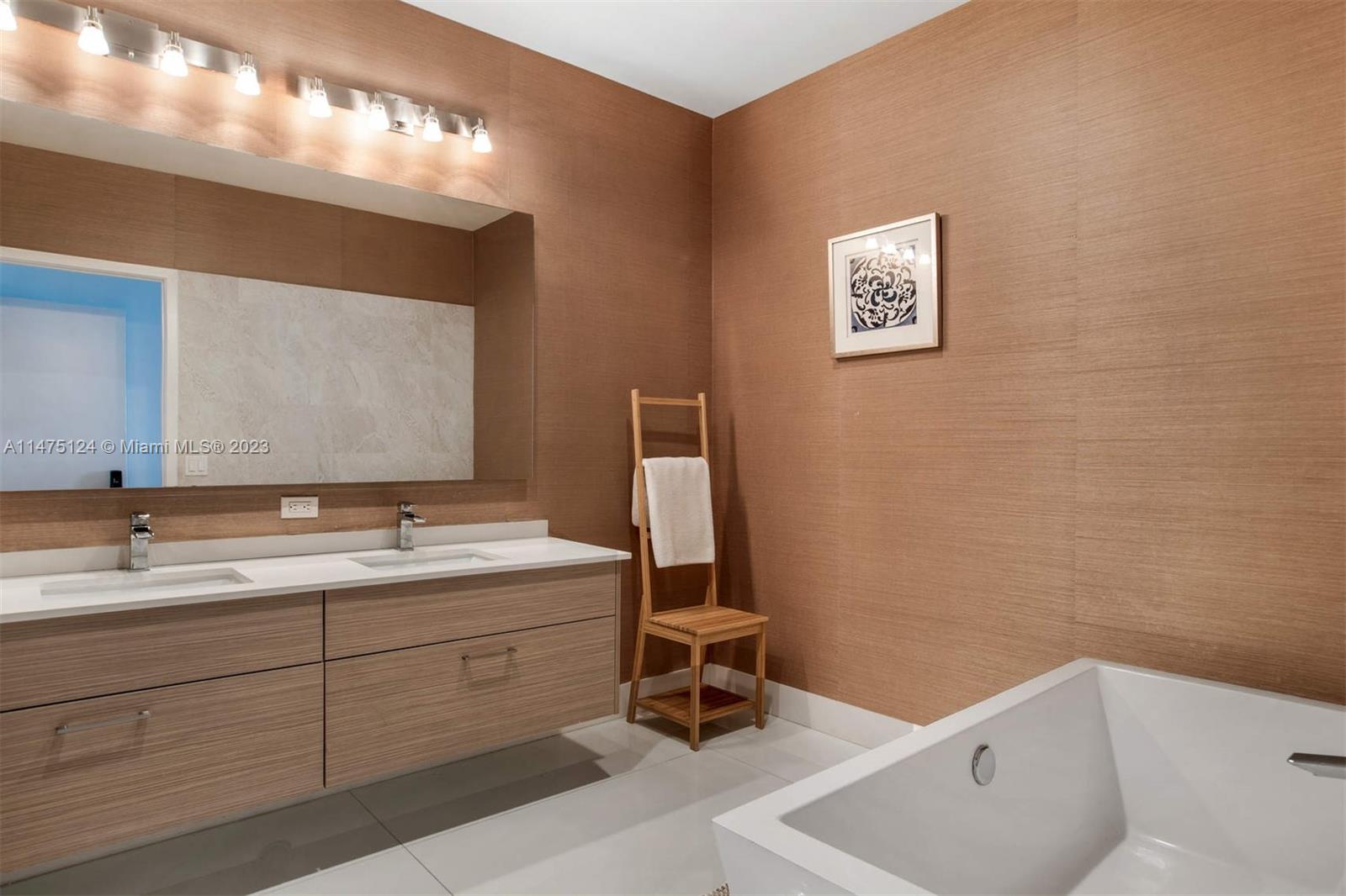 BAY HOUSE MIAMI CONDO - Residential