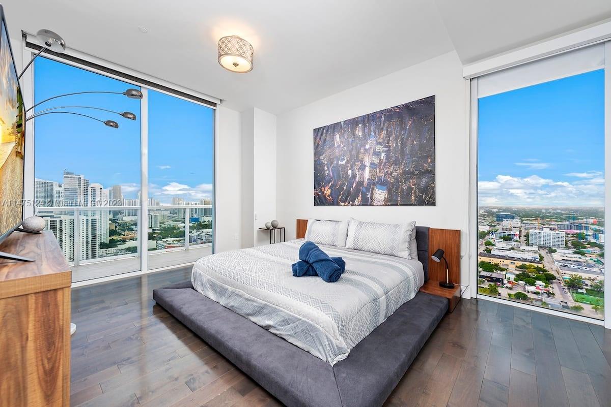 BAY HOUSE MIAMI CONDO - Residential