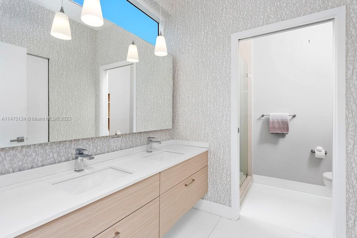 BAY HOUSE MIAMI CONDO - Residential