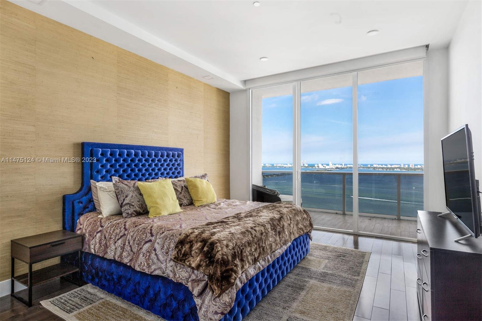 BAY HOUSE MIAMI CONDO - Residential