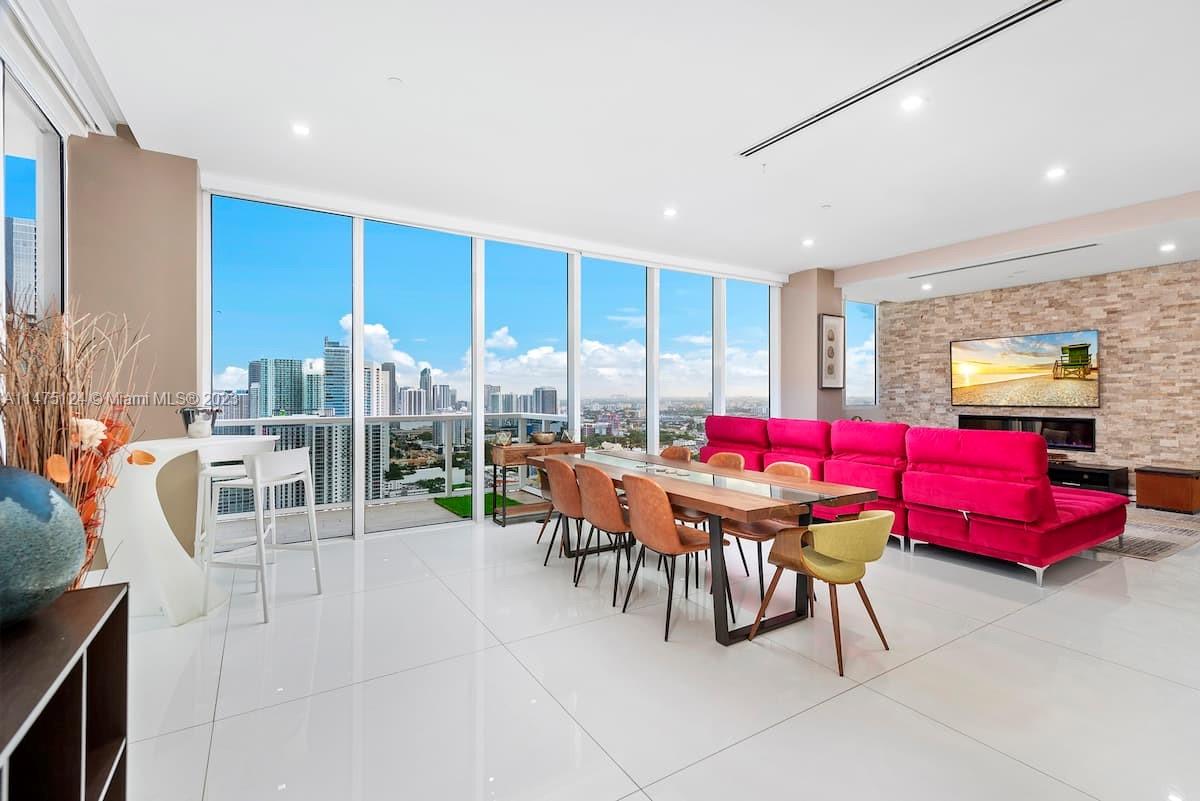 BAY HOUSE MIAMI CONDO - Residential